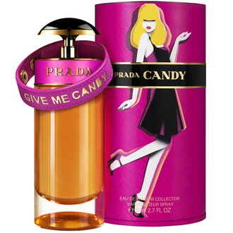 Коллекционная версия аромата Prada Candy Collector украшена изящным браслетом с выделкой под сафьяновую кожу....