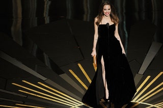 Анджелина Джоли в Atelier Versace.