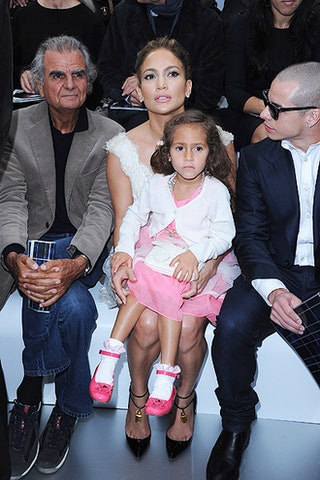Патрик Демаршелье Дженнифер Лопес с дочерью и Каспер Смарт.