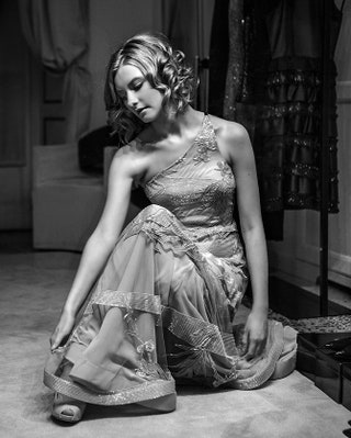 Виола Сюткина в платье Giorgio Armani Vintage.