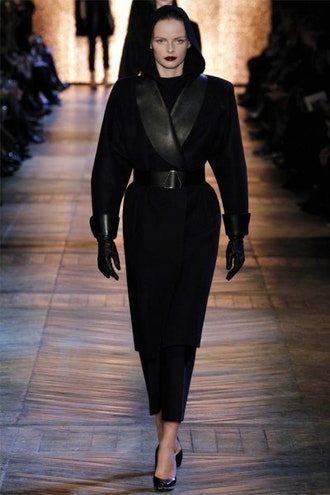 Неделя моды в Париже Yves Saint Laurent