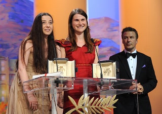 Кристина Флутур и Космина Стратан поделили награду «Лучшая актриса».