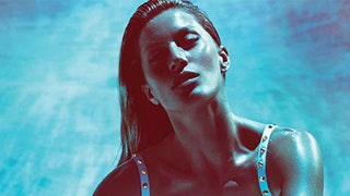 Жизель Бундхен в новой кампании Versace