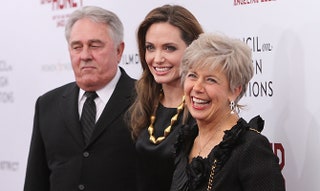 Анджелина Джоли с родителями Брэда Питта Биллом и Джейн Питт.