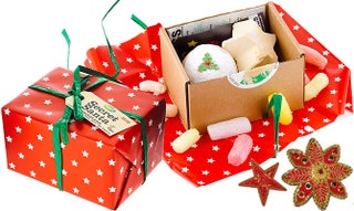 Подарочный набор Secret Santa от Lush новогодние бомбочки для ванны и серпантин.