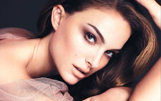Натали Портман в рекламе DiorSkin Forever Make Up в прошлом году.