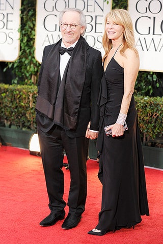 Стивен Спилберг с женой.