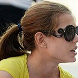 Summer trend: очки Prada с «кривыми» дужками