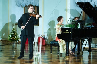Дмитрий Коган на сцене.
