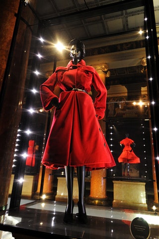 Один из красных шедевров Dior.