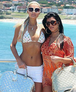 Пэрис и Ким с сумками Louis Vuitton.
