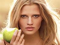 Лара Стоун &#8211; лицо DKNY Be Delicious