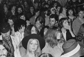 Леннон иnbspОно вnbspтолпе наnbspмузыкальном фестивале острова Уайт Великобритания август 1969nbspгода.