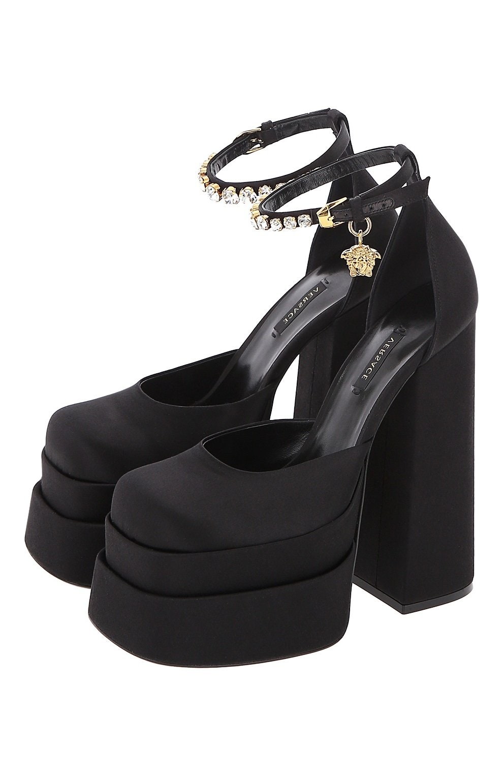 Versace 94 800 рублей tsum.ru