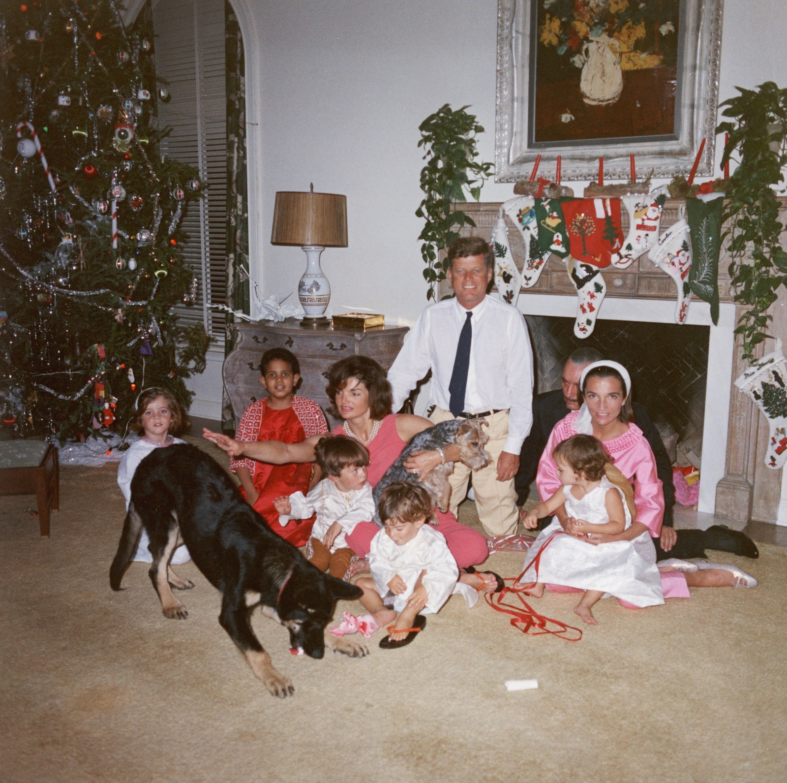 Джон Кеннеди и Жаклин Кеннеди с семьей 1962 год
