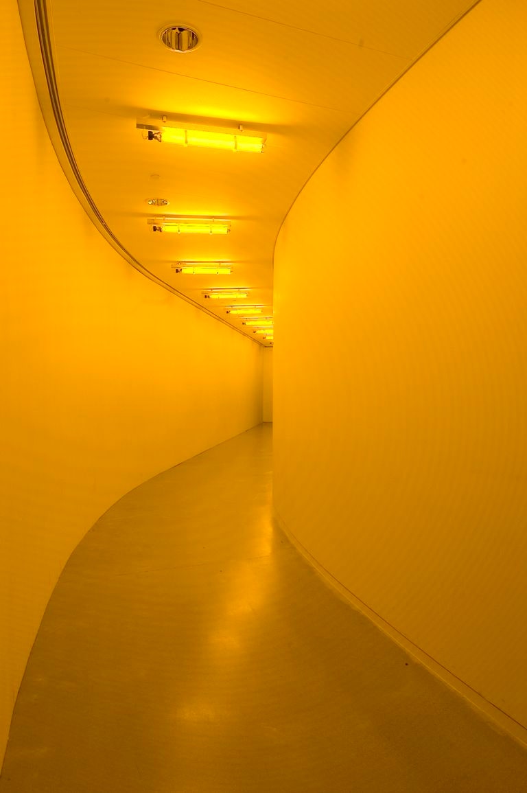Olafur Eliasson. Yellow corridor. 1997.