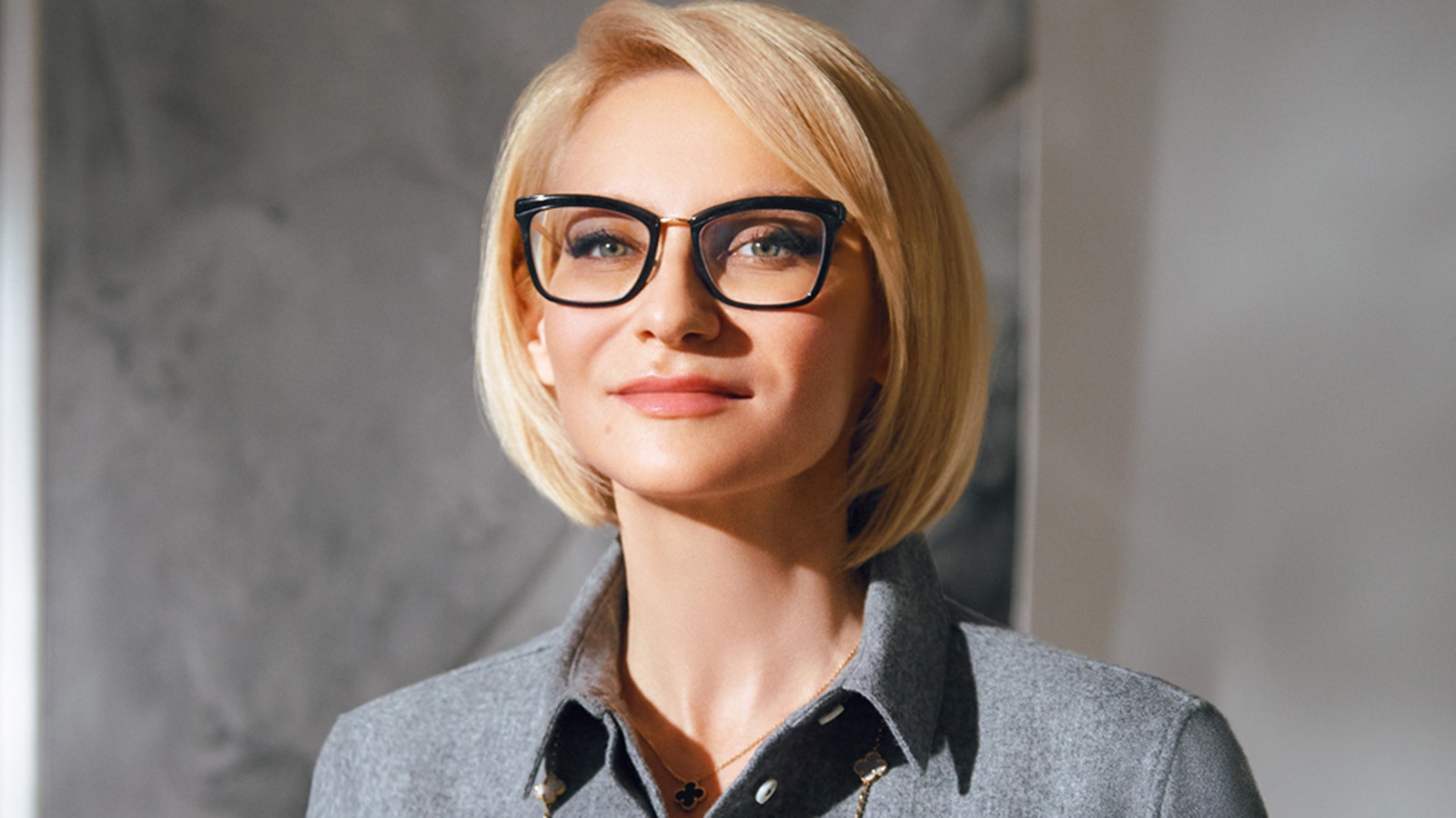 Эвелина Хромченко: «Уход за собой &- это работа, которую надо выполнять вовремя»