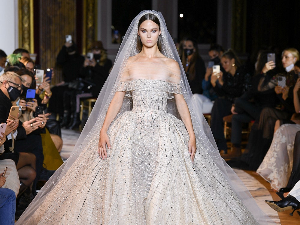 Чем запомнился кутюрный показ Zuhair Murad в Париже