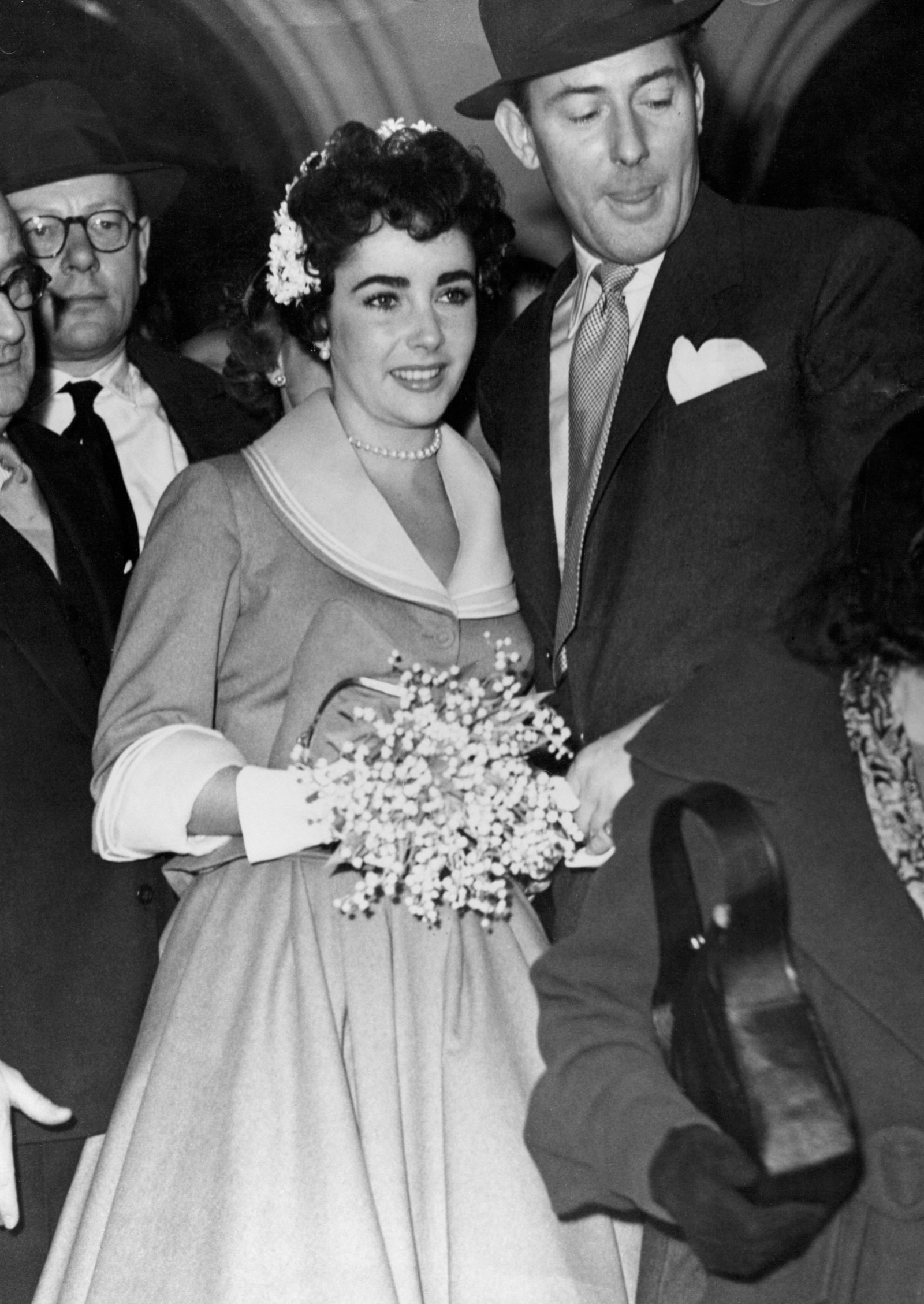 Свадьба Элизабет Тейлор и Майкла Уайлдинга в Лондоне 21 февраля 1952 года