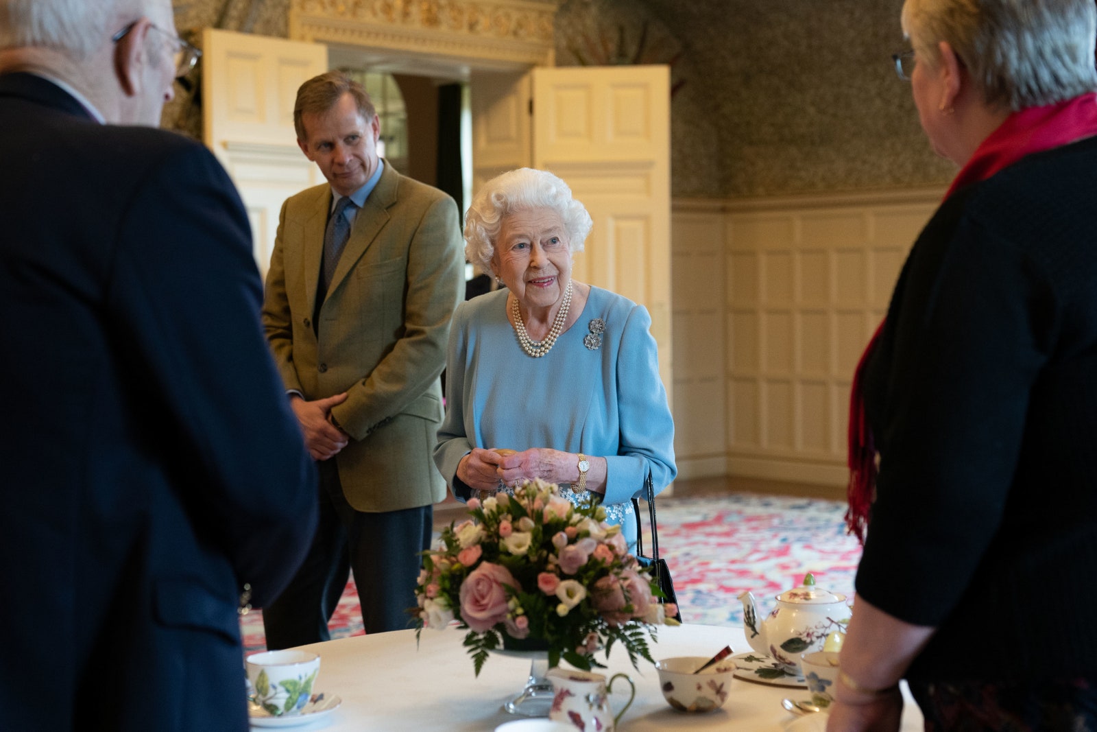 Елизавета II устроила прием накануне празднования платинового юбилея правления