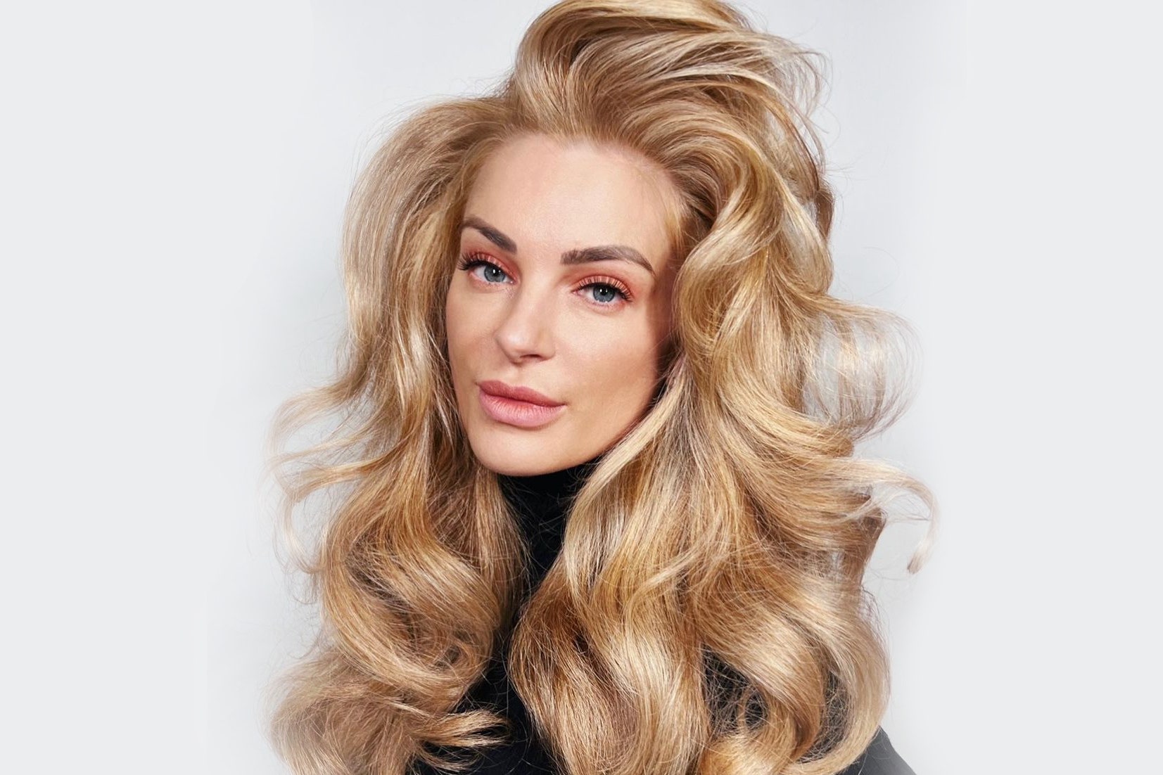 Дорогой блонд» — самый популярный цвет волос 2022 года | Tatler Россия