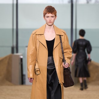 7 светлых кожаных плащей, как на показе Chloé