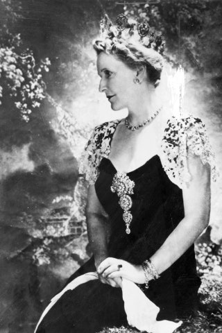 Виконтесса Астор вошла в историю Великобритании после того как в 1919 году стала первой женщиной в парламенте если...